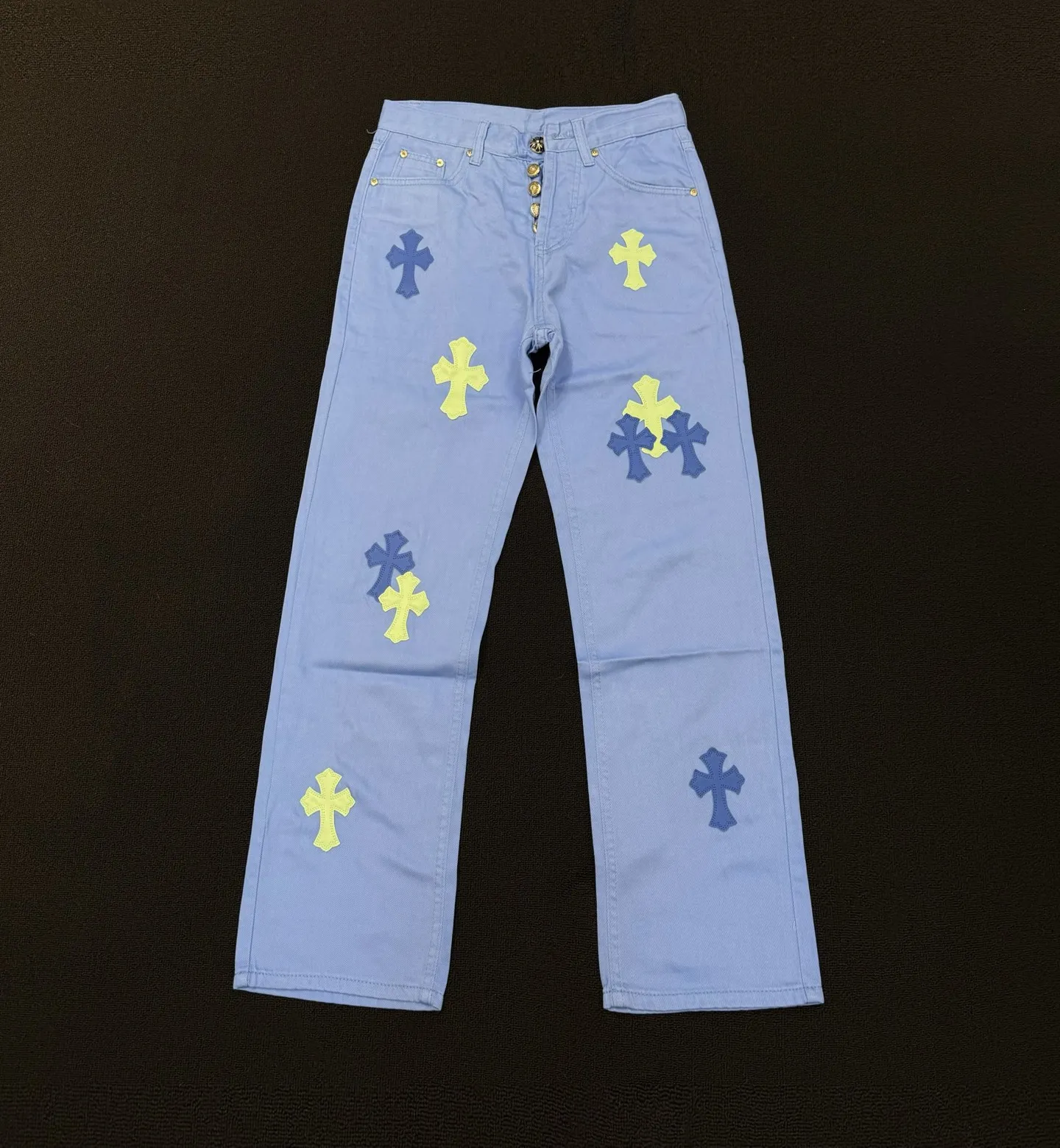 P280 Style number: D380 Chrome hearts CH grams new dopamine blue classic cross-fit leather jeans Size: s-xl (28 30 32 34) Color: dopamine light blue Size reference 28 pants length 100 waist circumference 72 30 pants length 101 waist circumference 76 32 pants length 103 waist circumference 80 34 pants length 104 waist circumference 84
